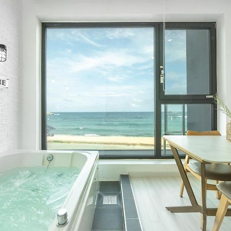 Goseong Littlesquare Oceanview Pension エクステリア 写真